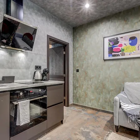 Sophisticated 2bdrm 2bath And Billiard