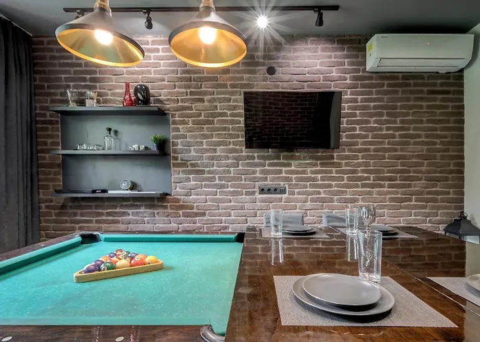 Sophisticated 2bdrm 2bath And Billiard ソフィア