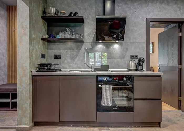 Sophisticated 2bdrm 2bath And Billiard Lejlighed