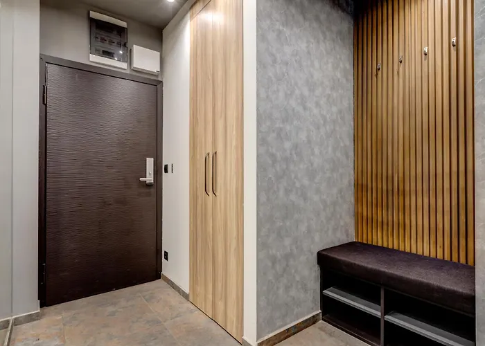 Sophisticated 2bdrm 2bath And Billiard Lejlighed