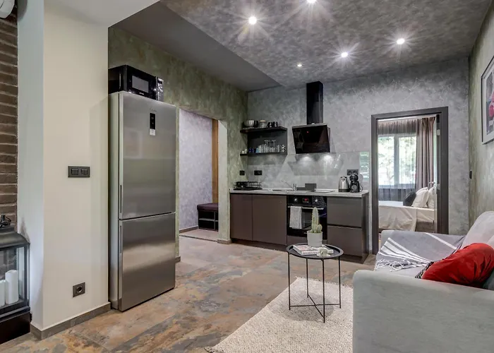 Sophisticated 2bdrm 2bath And Billiard Sofia